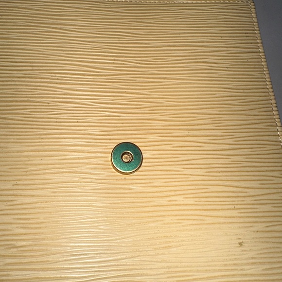 Louis Vuitton Lemon Drop Mini Epi - Picture 11 of 16